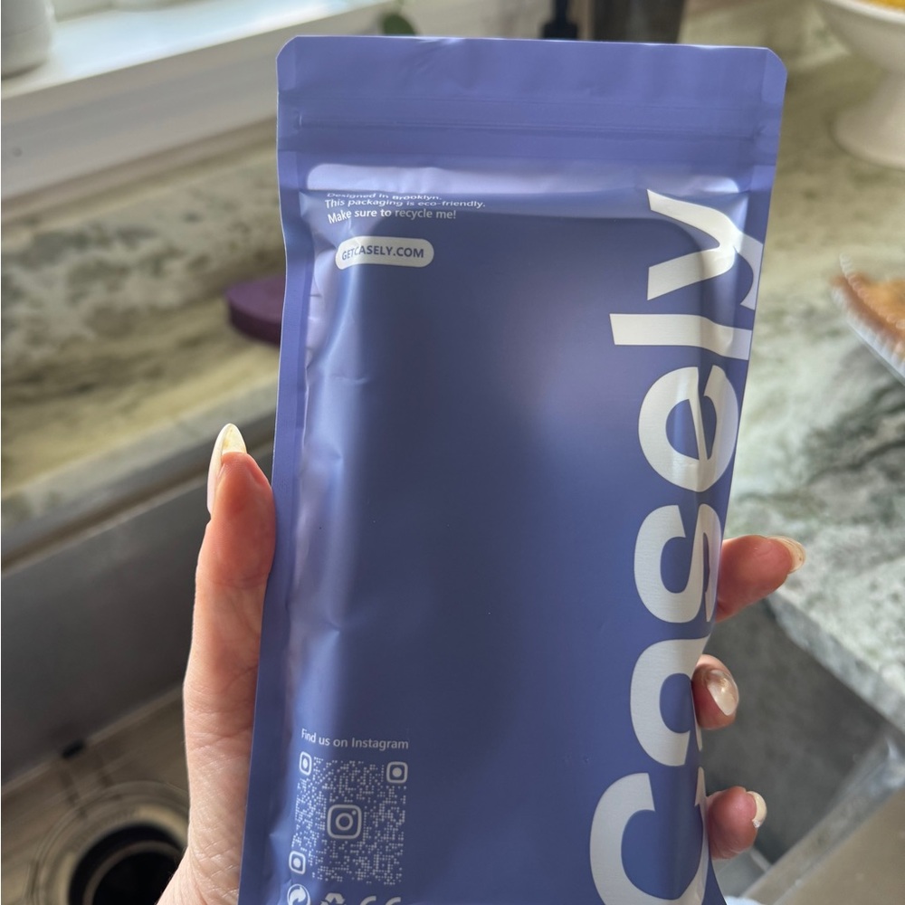 Casely cherubs phone case iPhone 15 pro max - Picture 3 of 4